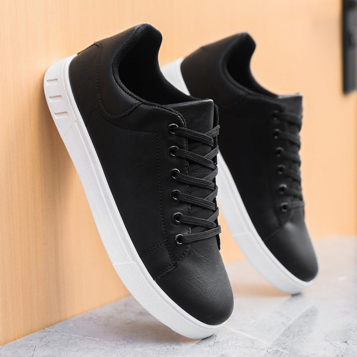 BERLIN – Zapatillas de cuero